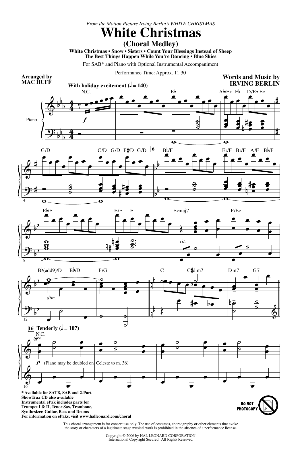 White Christmas (Choral Medley) (arr. Mac Huff) (SAB Choir) von Irving Berlin